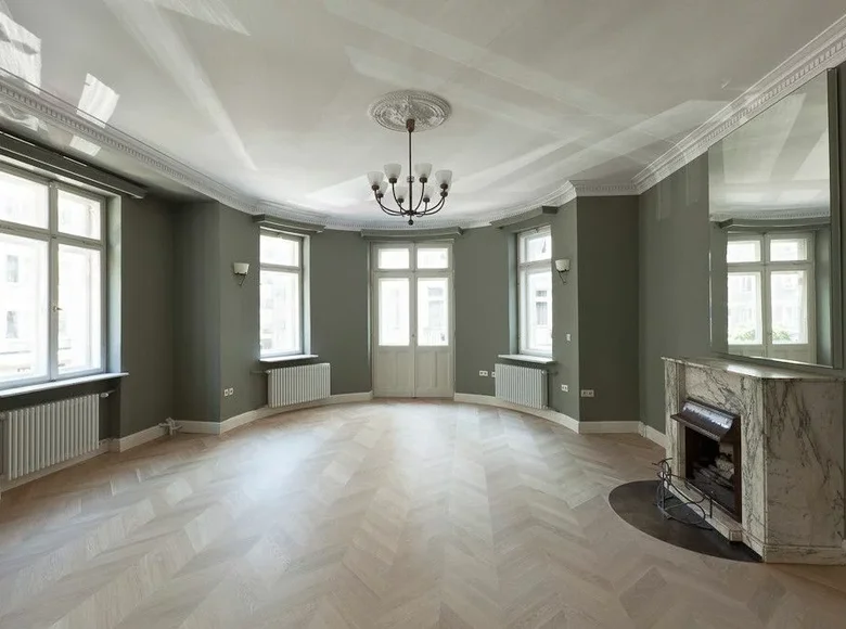 4 bedroom apartment 239 m² Warsaw, Poland