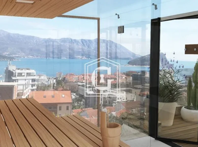 Mieszkanie 4 pokoi 264 m² Budva, Czarnogóra