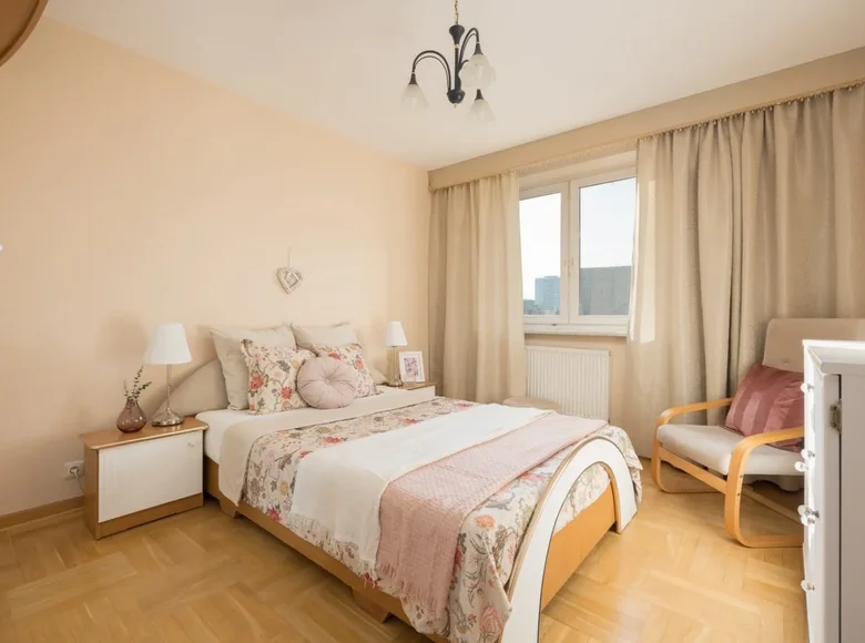 4 room apartment 96 m² in Warsaw, Poland