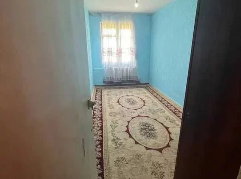 Kvartira 3 xonalar 65 m² Beshkurganda