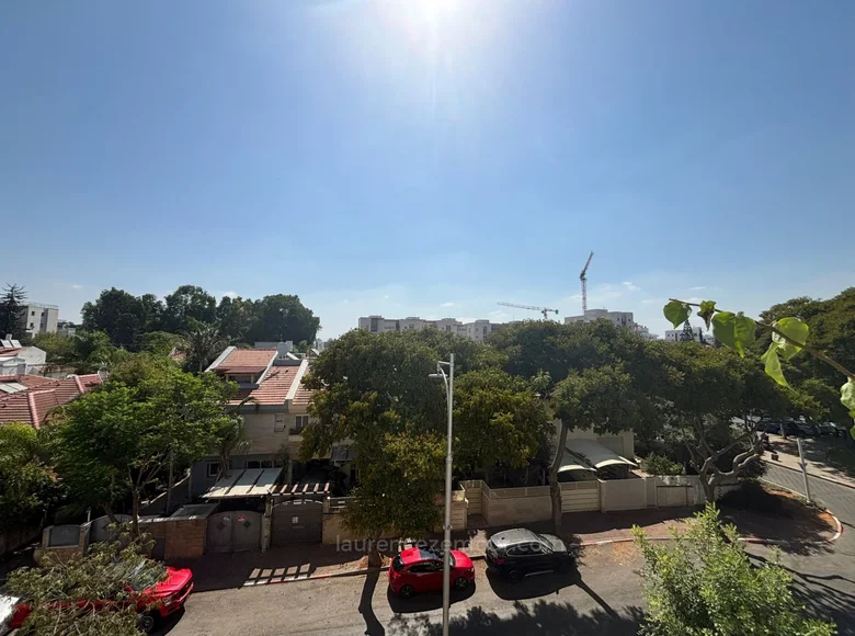 Mieszkanie 4 pokoi 113 m² Raanana, Izrael