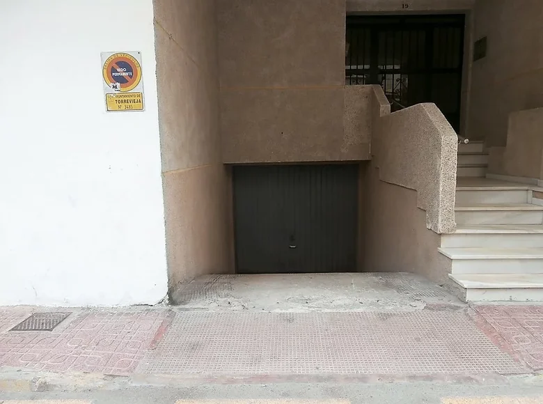Коммерческое помещение 8 м² Торревьеха, Испания