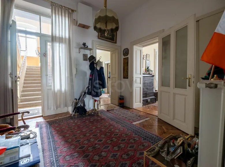 Haus 8 Zimmer 300 m² Zagreb, Kroatien