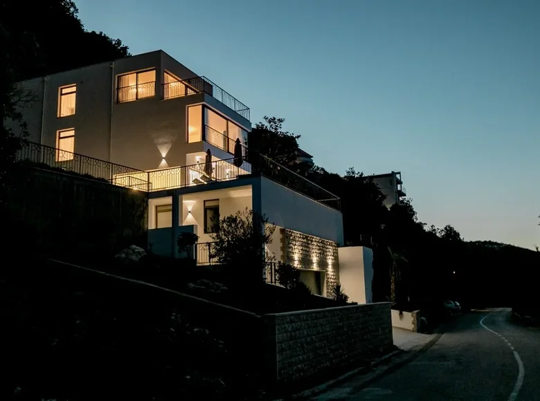4 bedroom Villa 236 m² Provodina, Montenegro