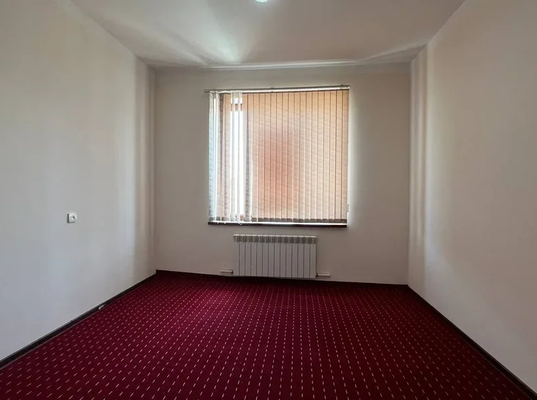 Kvartira 2 xonalar 70 m² Farg'onada