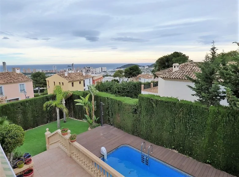 4 bedroom Villa  Finestrat, Spain