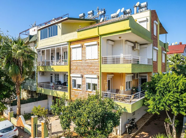2 bedroom apartment 120 m² Konyaalti, Turkey