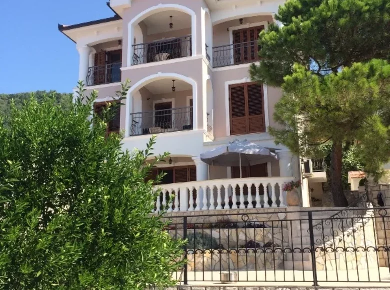 villa de 5 dormitorios  Kukulje, Montenegro