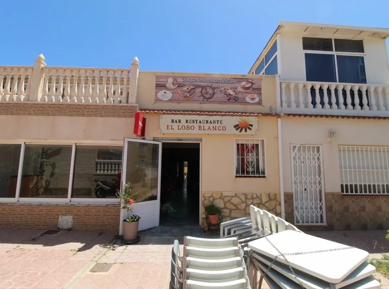 Commercial property 135 m² in Torrevieja, Spain