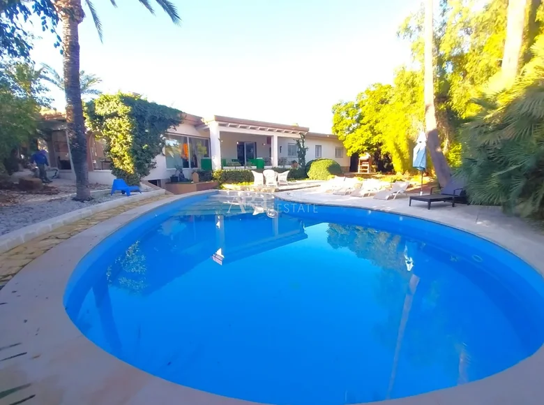 6 bedroom villa 380 m² l Alfas del Pi, Spain