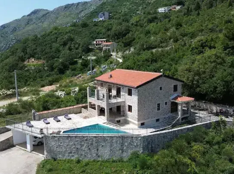 Villa de 6 chambres 466 m² Petrovac, Monténégro