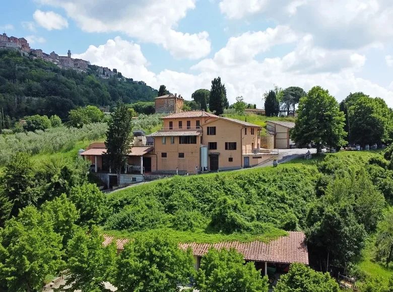7 bedroom villa 4 000 m² Montepulciano, Italy