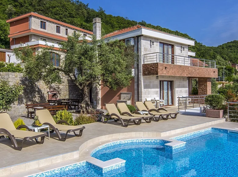 4 bedroom Villa  Prijevor, Montenegro