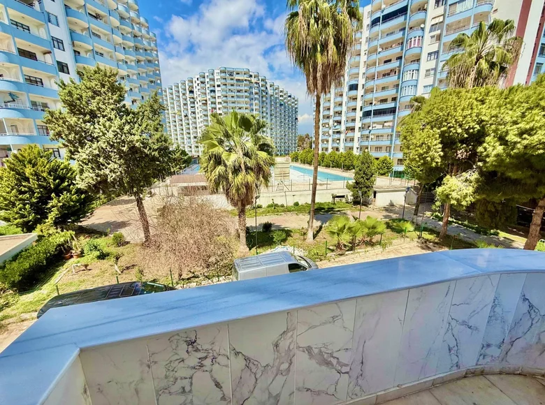 Duplex 4 bedrooms 210 m² Mezitli, Turkey
