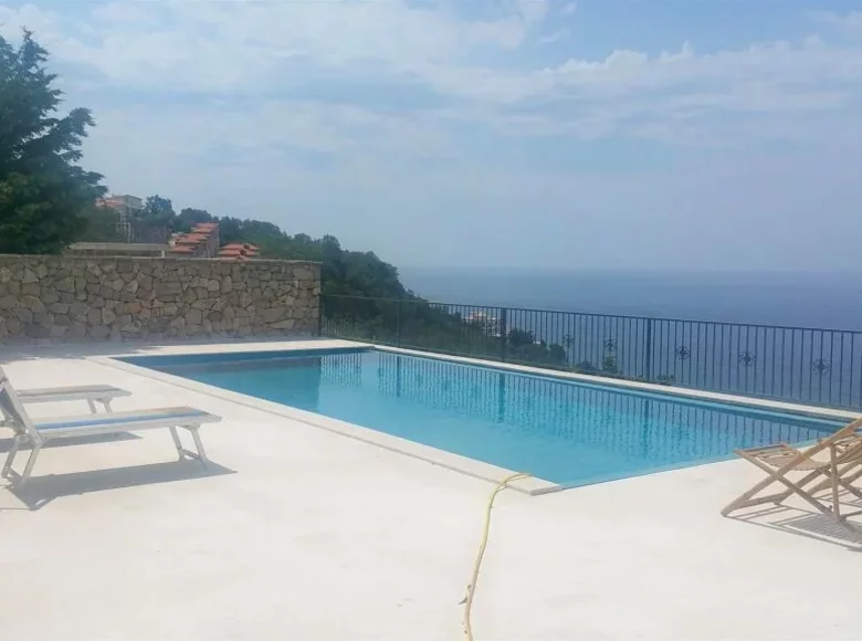 5 bedroom villa 500 m² Rijeka-Rezevici, Montenegro