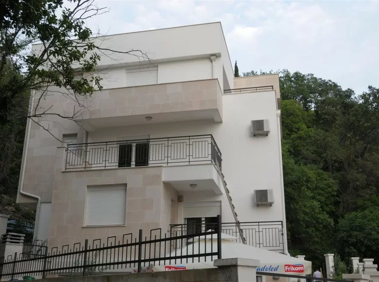 Haus 5 Zimmer 400 m² Katun-Rezevici, Montenegro