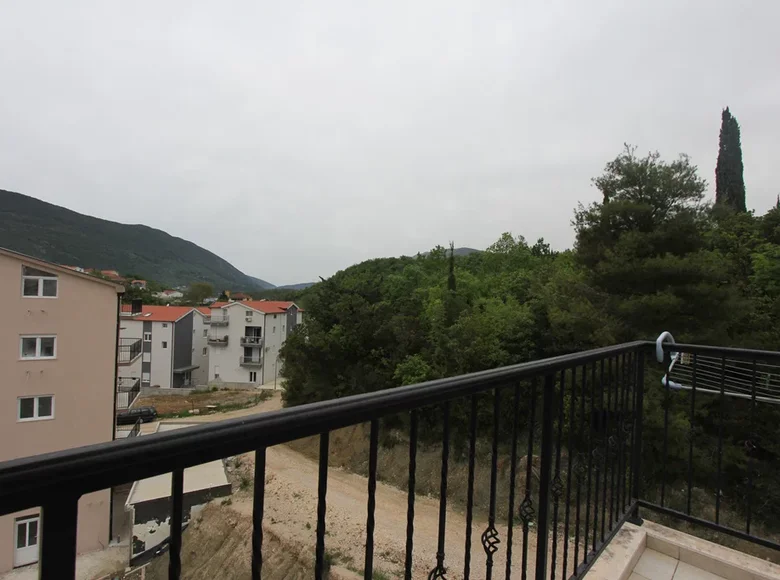 Wohnung 2 Schlafzimmer 76 m² Igalo, Montenegro