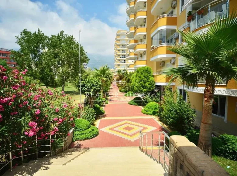 2 bedroom apartment 120 m² Mahmutlar, Turkey