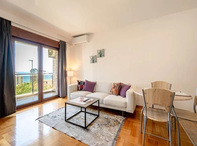Studio apartment 50 m² Becici, Montenegro