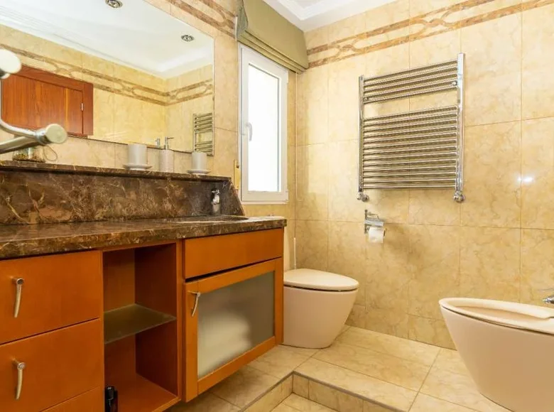 4 bedroom Villa 480 m² Torrevieja, Spain