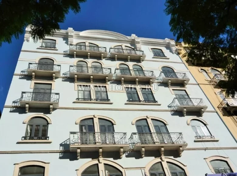 Mieszkanie 4 pokoi 190 m² West, Portugalia