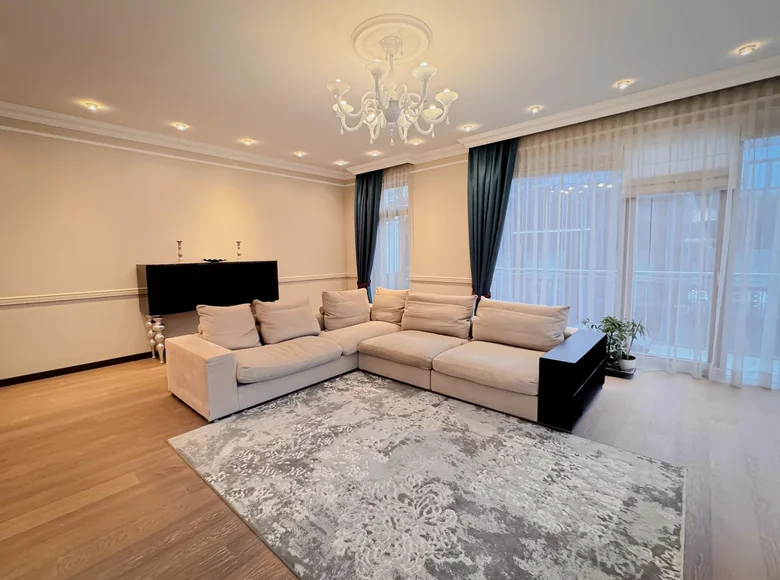 Szeregowiec 2 pokoi 80 m² Izhevsk, Rosja