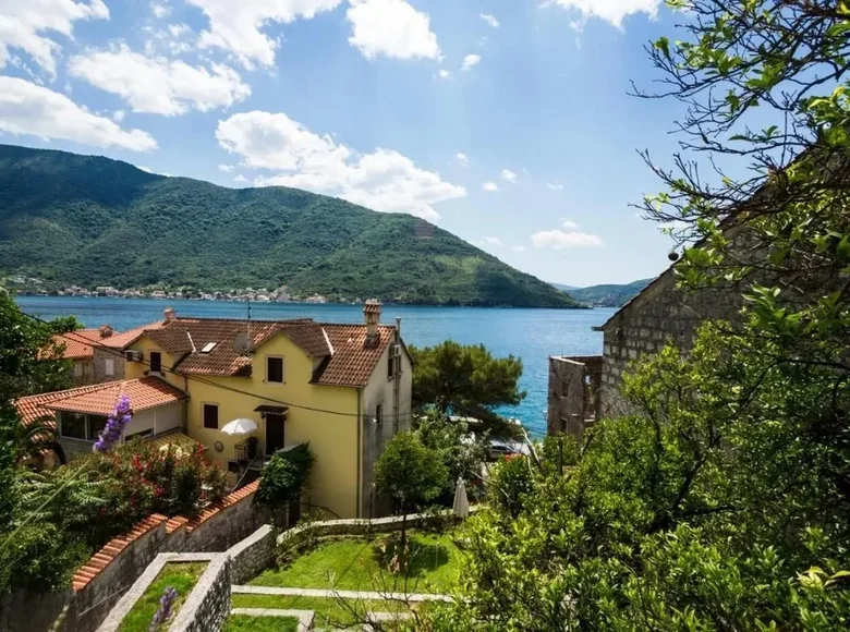 3 bedroom house 136 m² Perast, Montenegro