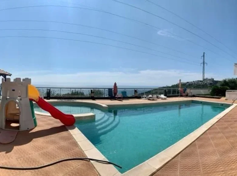 2 bedroom apartment 64 m² Dobra Voda, Montenegro