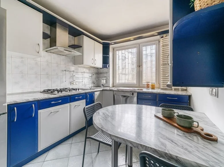 Mieszkanie 3 pokoi 63 m² Warszawa, Polska
