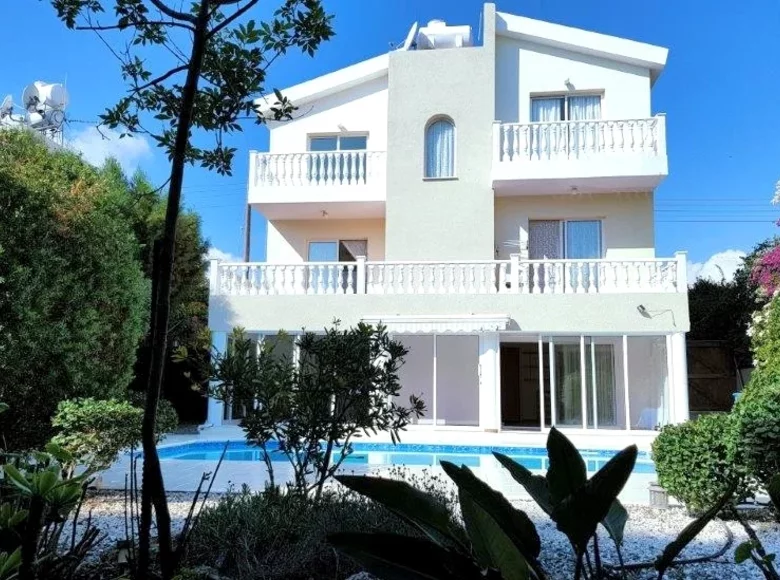 Villa 200 m² Chloraka, Cyprus