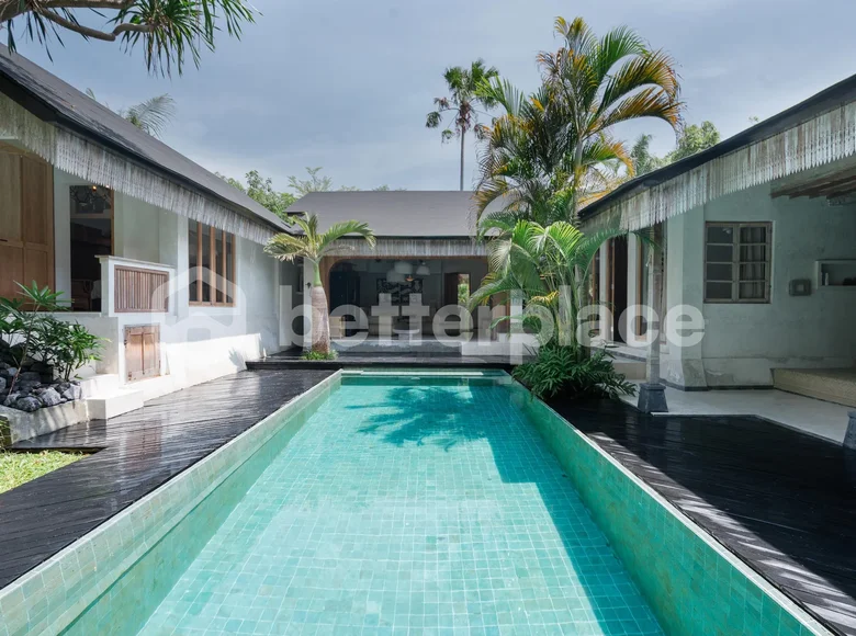 4-Schlafzimmer-Villa  Tibubeneng, Indonesien