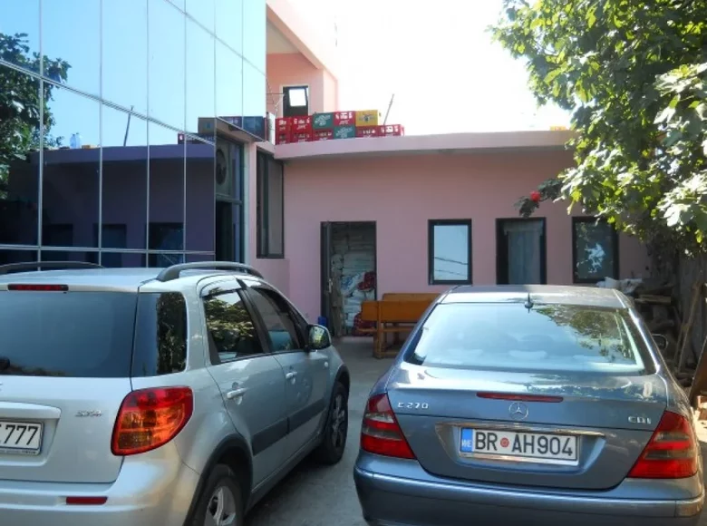 Коммерческое помещение 610 м² Черногория, Черногория