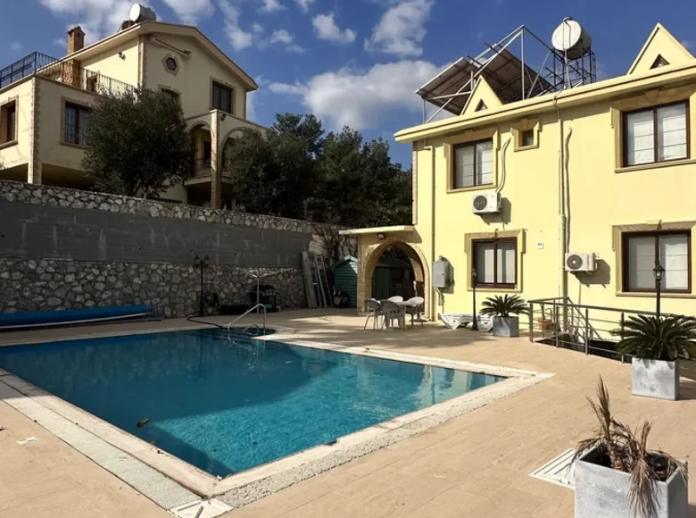 Villa de 4 habitaciones 250 m² Agios Amvrosios, Chipre del Norte