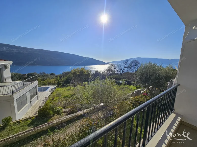 Mieszkanie 2 pokoi 135 m² Herceg Novi, Czarnogóra
