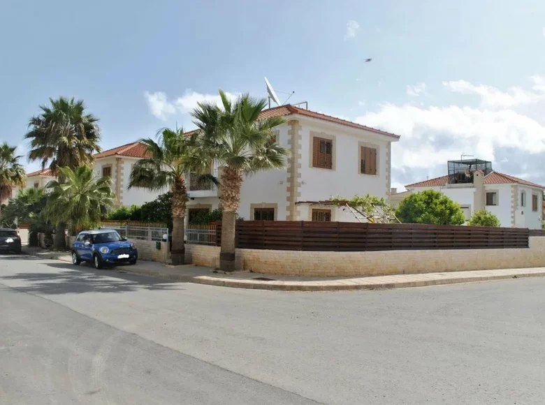 Casa 3 habitaciones 136 m² Kapparis, Chipre