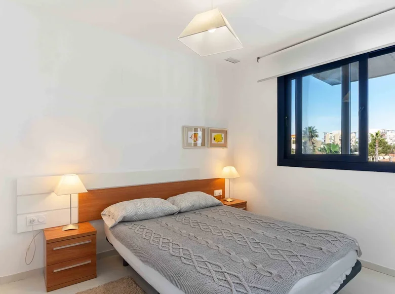 2 bedroom apartment 83 m² Torrevieja, Spain