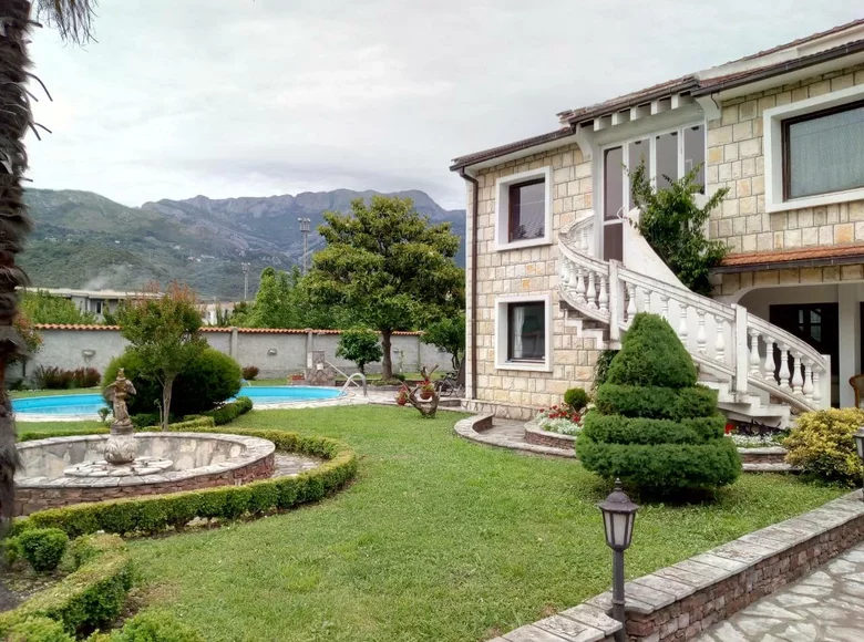 5-Schlafzimmer-Villa 216 m² Polje, Montenegro
