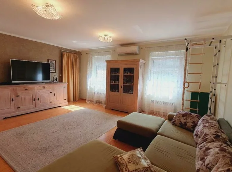 4 bedroom apartment 180 m² Budva, Montenegro