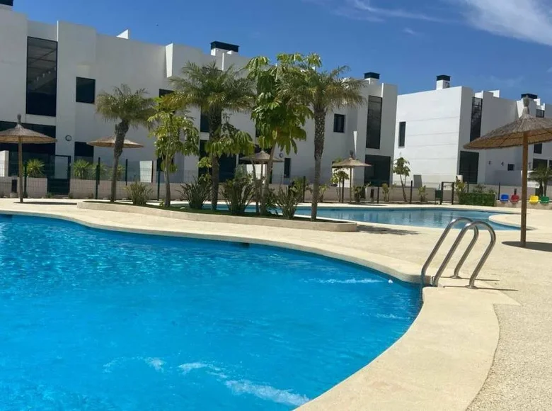 Apartamento 3 habitaciones 74 m² Pilar de la Horadada, España