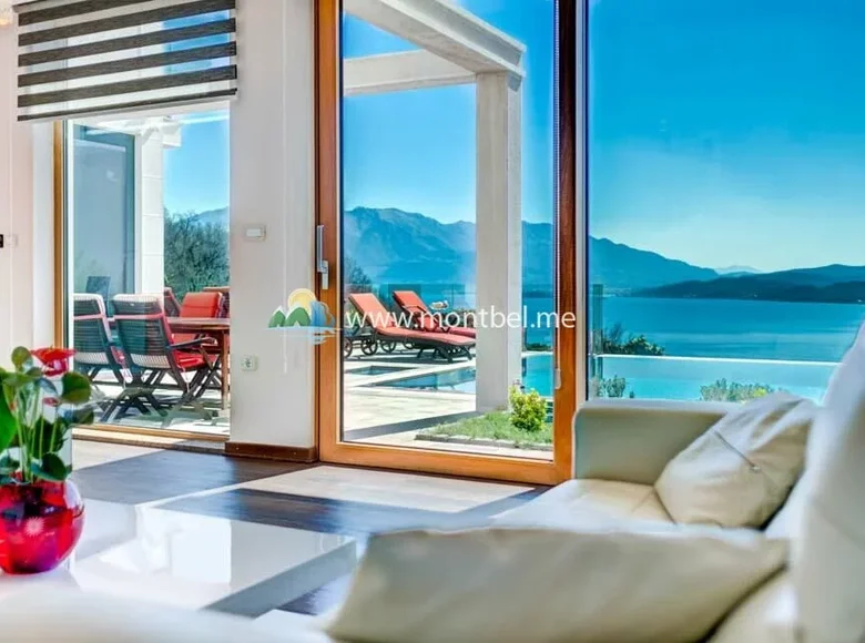 Villa de 4 dormitorios 390 m² denovici, Montenegro
