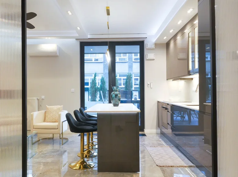 Apartamento 3 habitaciones 72 m² en Varsovia, Polonia