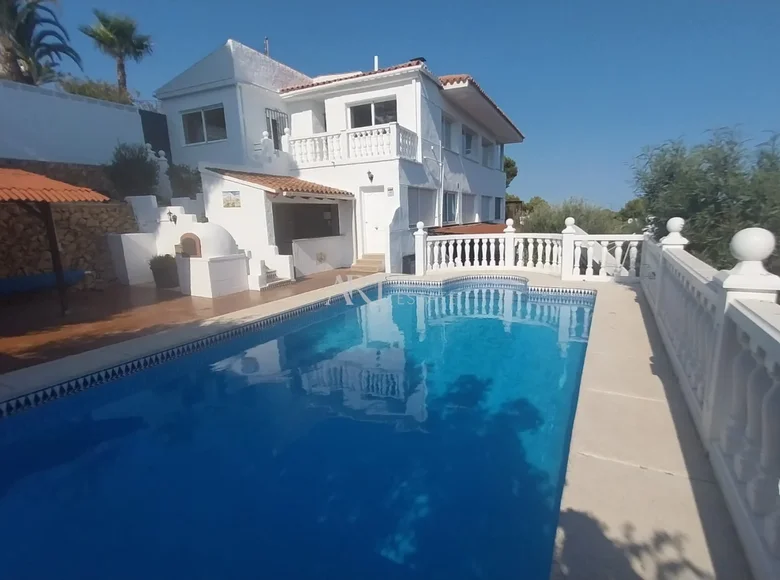 5 bedroom villa 216 m² la Nucia, Spain