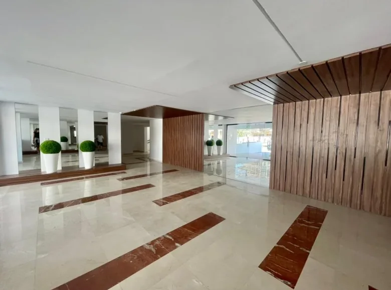 Mieszkanie 2 pokoi 107 m² Dystrykt Larnaka, Cypr