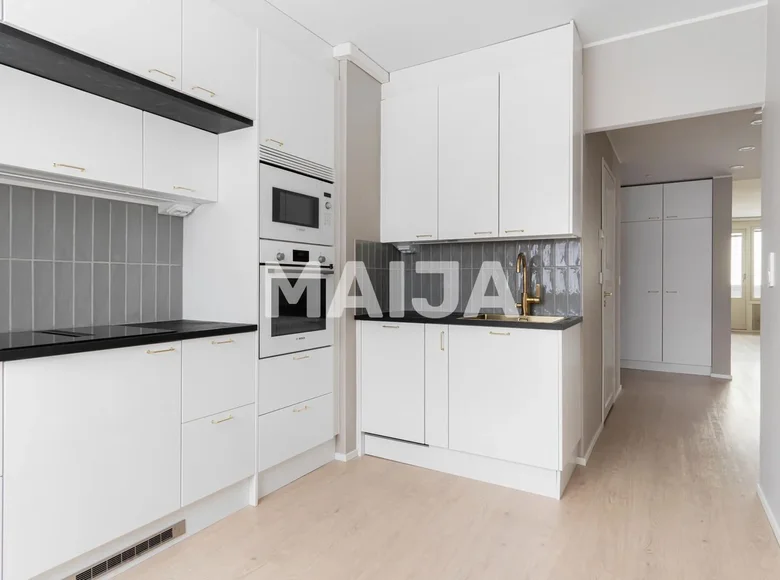 Apartamento 3 habitaciones 71 m² Jaervenpaeae, Finlandia