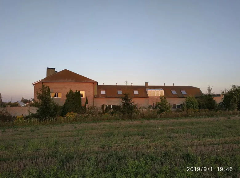 Casa 810 m² Aziaryckaslabadski sielski Saviet, Bielorrusia