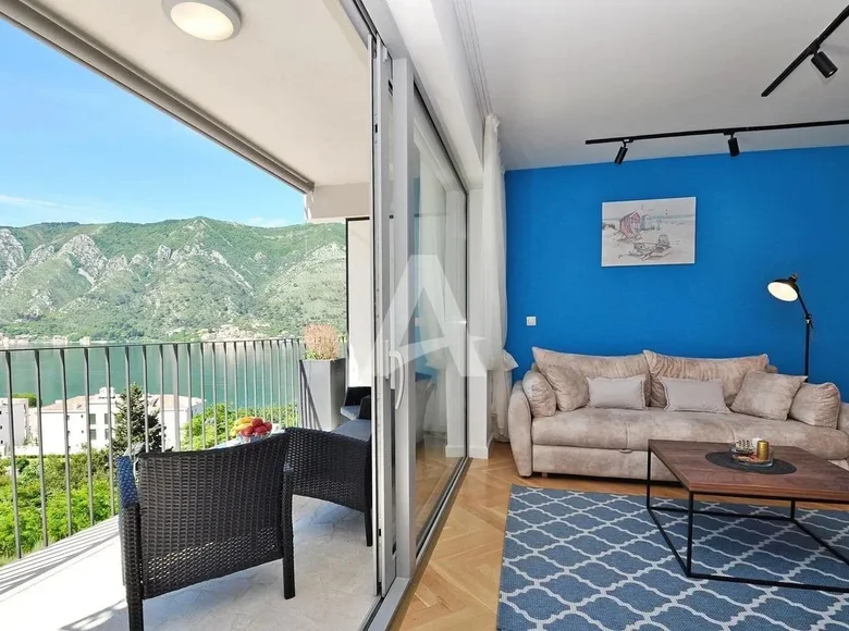 Wohnung 1 Schlafzimmer 52 m² Dobrota, Montenegro