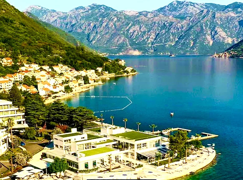 Land  Stoliv, Montenegro