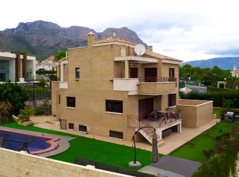 Вилла 4 спальни 350 м² la Nucia, Испания