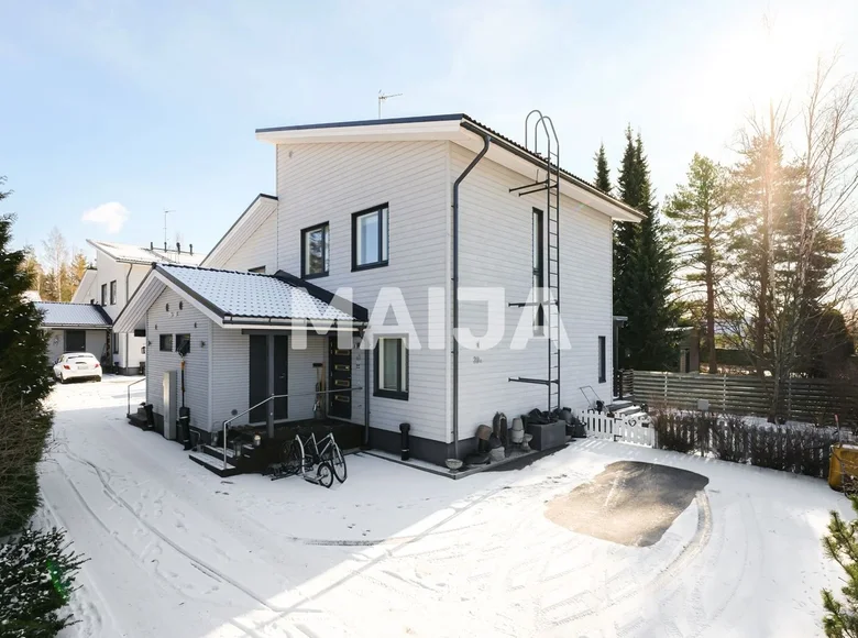 3 bedroom house 95 m² Helsinki sub-region, Finland