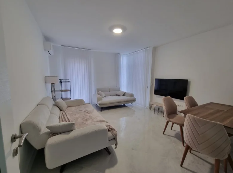 Wohnung 3 Schlafzimmer 95 m² Budva, Montenegro
